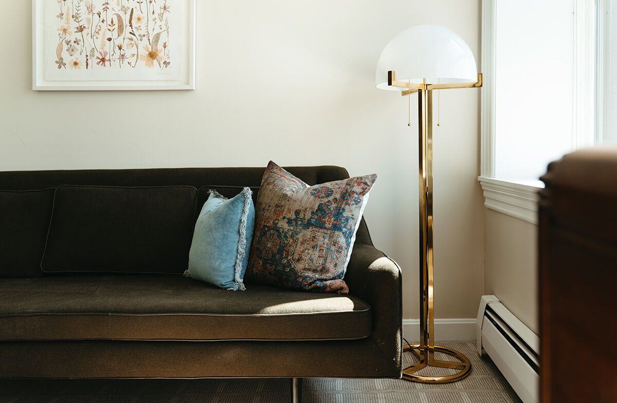 Arundel guestroom sofa