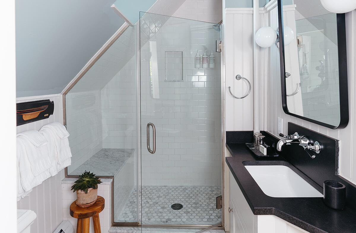 Bathroom in Balmoral guest room