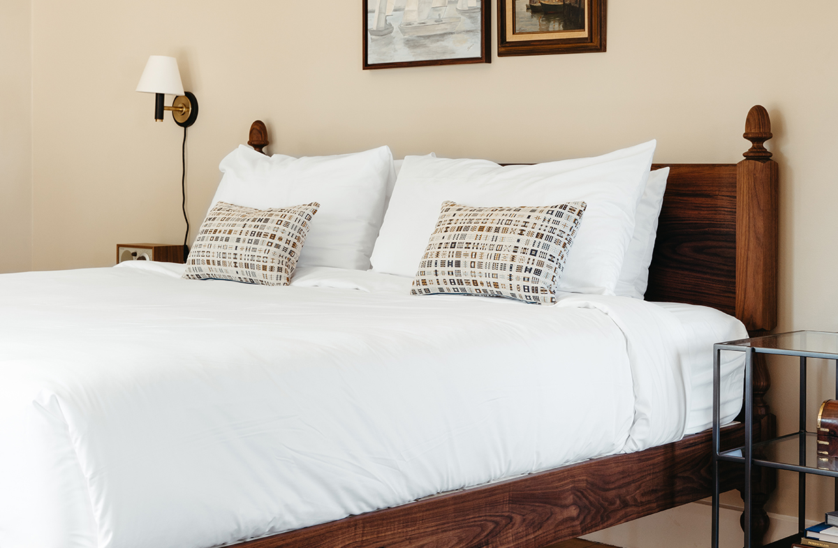 Canaervon guest room