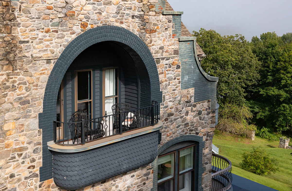 Private balcony for Canaervon guestroom