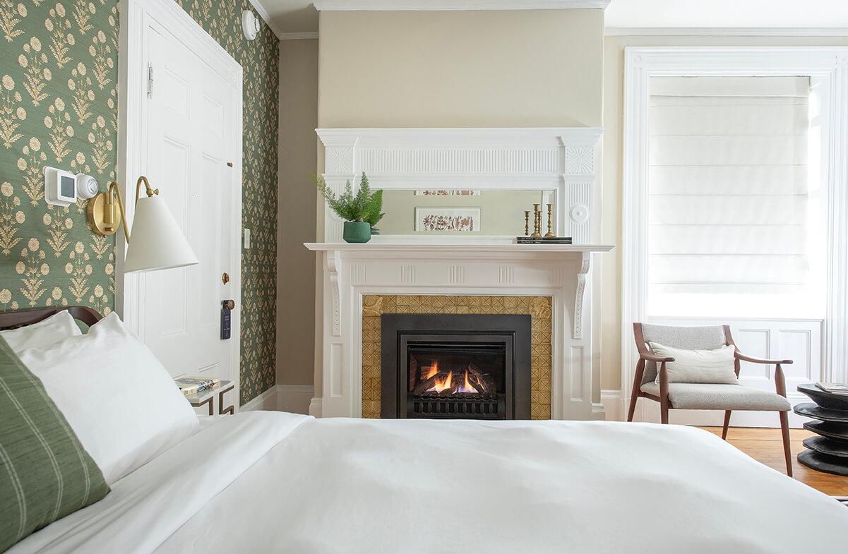 Kensington guestroom with fireplace